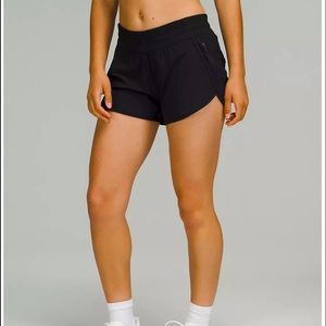 Lululemon Tracker Low Rise Lined Short 4”